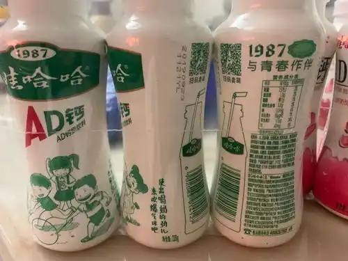  太现实两瓶水的比拼,胜负已分,情怀救不了娃哈哈