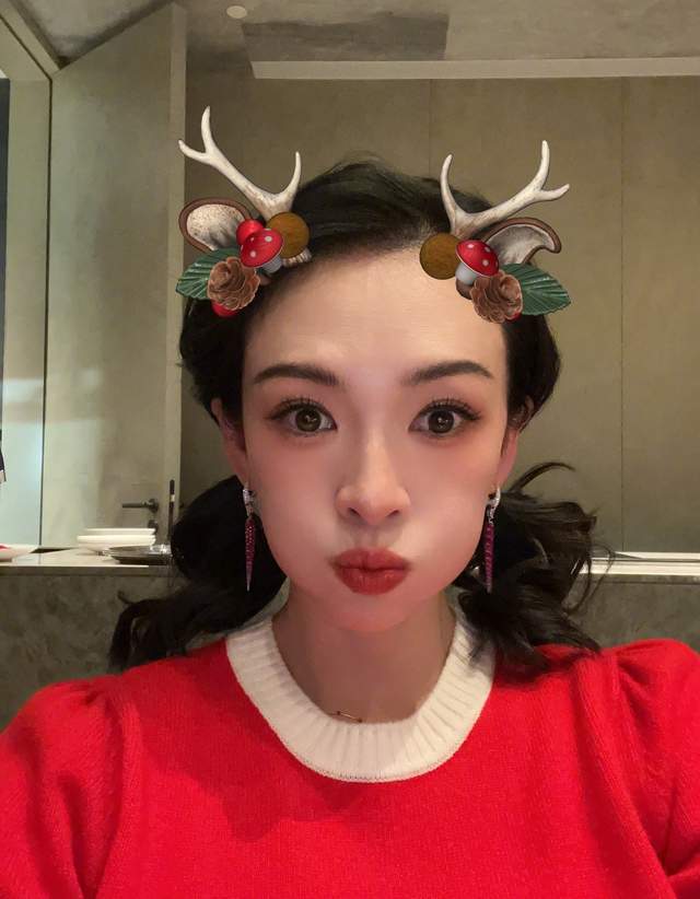  章子怡确诊新冠后近照曝光两天前和曾黎一起聚餐,原来早有预兆