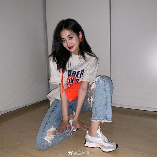  李汶翰前绯闻女友发呕吐表情引争议后澄清是牙疼