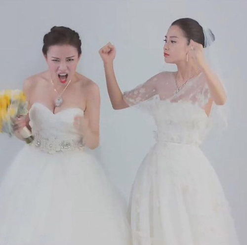  baby倪妮低胸婚纱抢捧花gif动图表情夸张搞笑