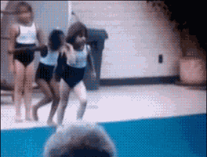 爆笑段子昨天找一大师摸骨算命,摸了半天,表情越来越严肃  爆笑段子昨天找一大师摸骨算命,摸了半天,表情越来越严肃