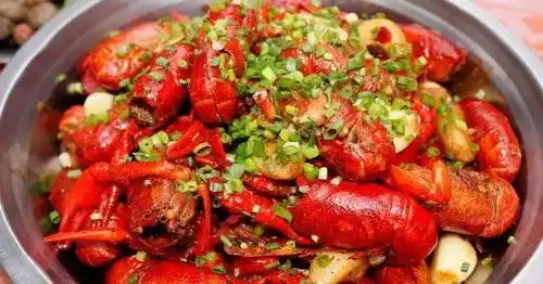  过敏体质者慎食小龙虾以防急性荨麻疹找上门