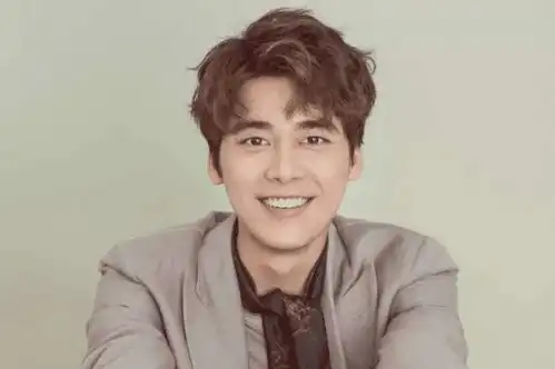 李易峰四大流量王他下滑最快,熬成戏骨作品却不受关注,如今终于开窍 李易峰四大流量王他下滑最快,熬成戏骨作品却不受关注,如今终于开窍