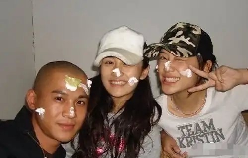  贵圈姐妹互动微妙,应采儿为秦岚郑希怡打call,却无视闺蜜刘芸