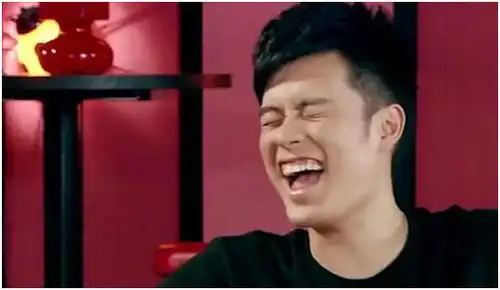  表情娱乐圈露出魔性笑容的5大明星,最后一位表情包却火遍亚洲表情