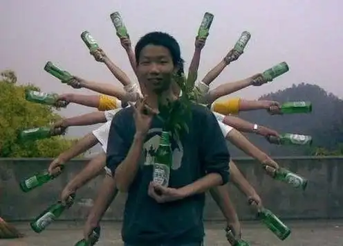  妹子,你这要求也太低了吧,过节怎么能到网吧呢