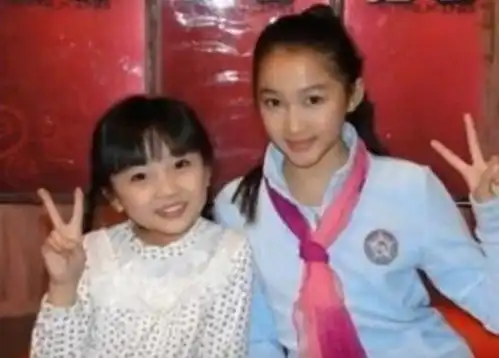 攀关系真姐妹林妙可探班关晓彤,同是童星,差距却令人尴尬 攀关系真姐妹林妙可探班关晓彤,同是童星,差距却令人尴尬