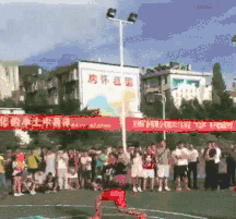  罚球线起跳的中国扣将176黄种人也能飞