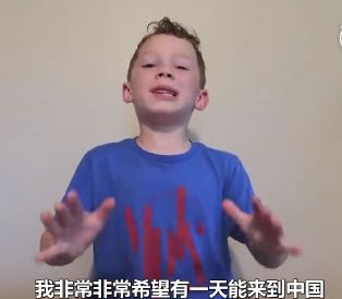  假笑男孩gavinthomas开微博啦准备好收表情包了吗