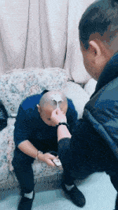  真是个好男人啊只是咱表情能稍微放松点不,真怕你青筋爆了