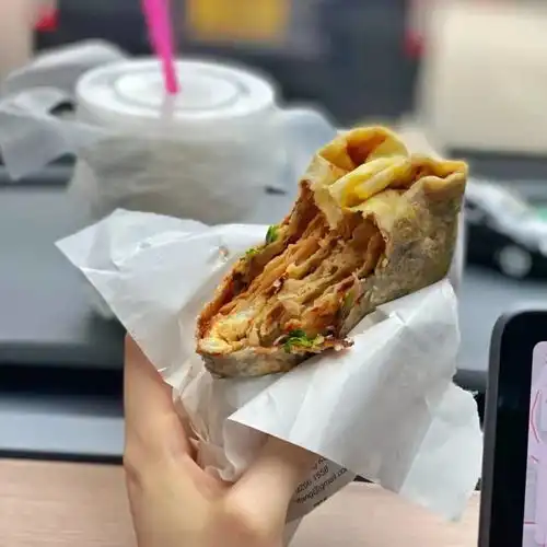  中国小吃内卷到外国街头,老外朋友很哇塞