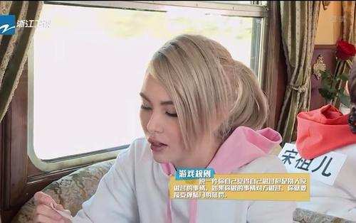 魔性真人笑容表情包裂开