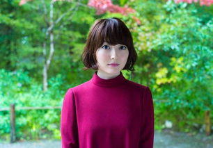  花泽香菜曾pk掉国内一线明星,但是她的表情包已被网友玩坏