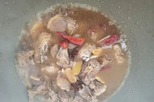  遇到此肉我从不手软,它比猪肉便宜,吃它营养滋补,老板行家啊