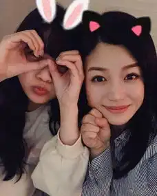 杨丞琳晒姐妹合影与陈妍希闭眼贴脸元气满满 杨丞琳晒姐妹合影与陈妍希闭眼贴脸元气满满