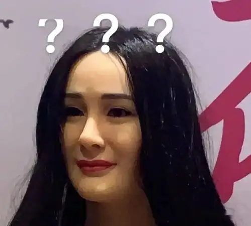  来看看女生们的捶胸口接力