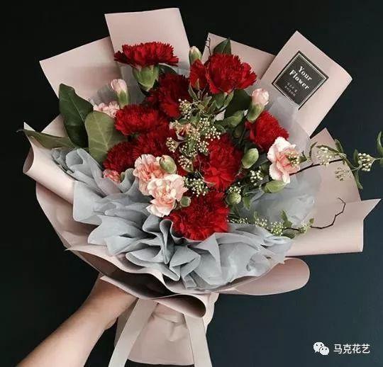  马克花艺用这捧花束,做我们的青春纪念