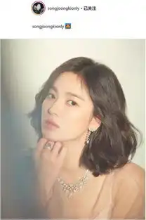  秀恩爱宋仲基晒与宋慧乔旧照力破离婚传闻
