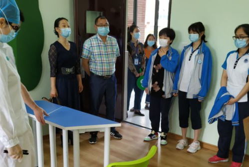  高考体检需要一丝不挂学生被吓出表情包,体检医生很无奈