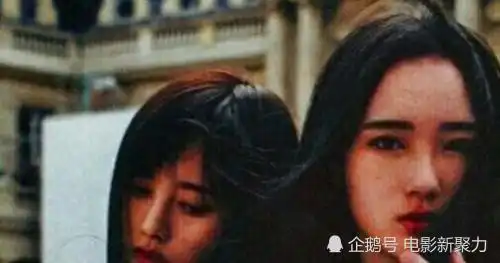  鞠婧祎赵嘉敏挽手同框尽显姐妹情深,高颜值美女互动超级甜