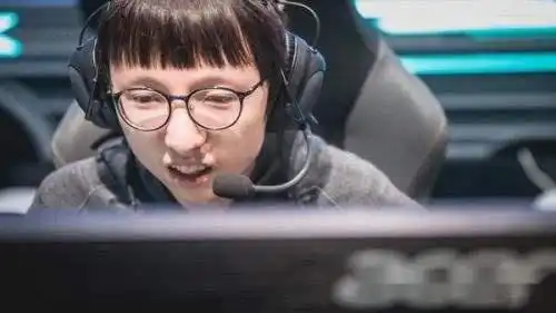 麻辣香锅直播一周收入四十万,却心疼得不行求求给我转账吧