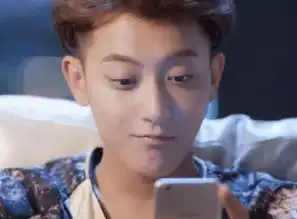  黄子韬被怼蹭剧中角色热度网友扫码加谢晓飞微信