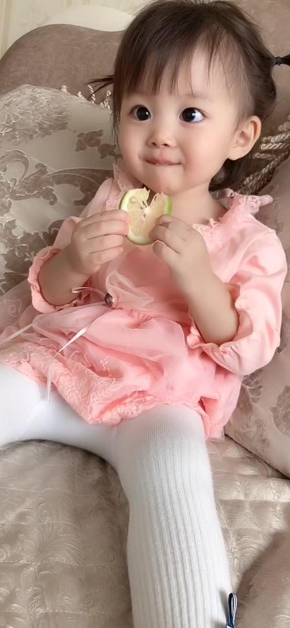  第一次吃柠檬的表情