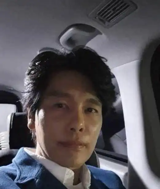  他曾以一个表情包火遍大江南北,为此不得不专门演喜剧,如今多以忧郁面孔示人