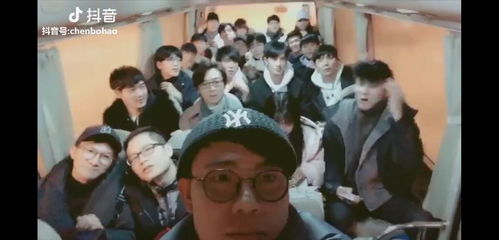  大家看了梅溪湖集体唱嘴巴嘟嘟那个抖音了吗哈哈...