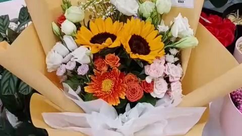  包了一束向日葵混搭花束,成品总感觉不太满意,大家有啥好建议