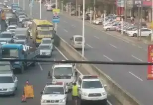  东莞惨烈车祸一男子被公交车碾到脑袋死亡