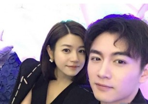  陈晓透露年底完婚赞女友性感陈妍希重回求婚地巴黎隔空示爱