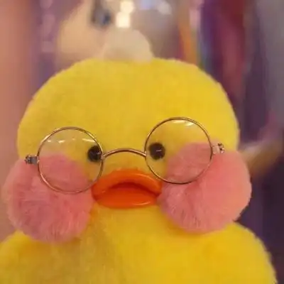  沈星晚可爱卡通背景图