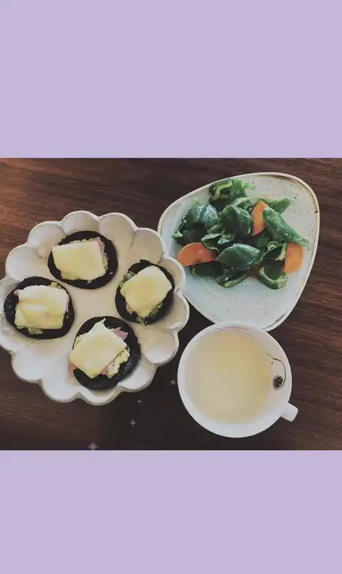 强颜欢笑表情包饭碗