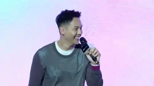  陈伟霆为科技护肤打call花式出题考验粉丝