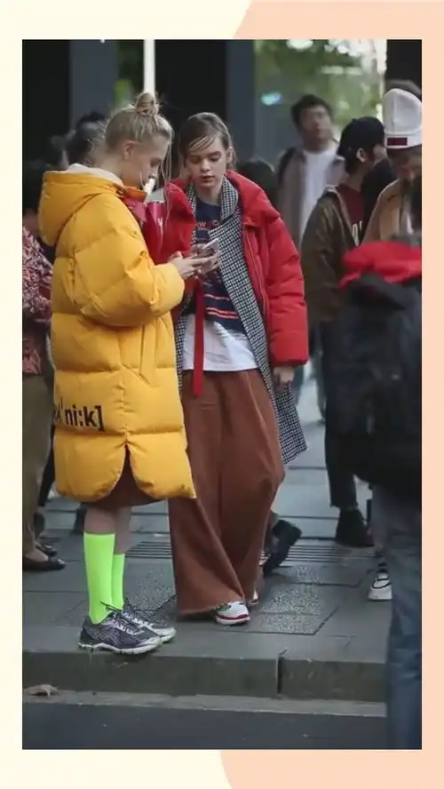  第一眼仿佛看到了魔性小黄鸭,第二次发外国小仙女会不会火